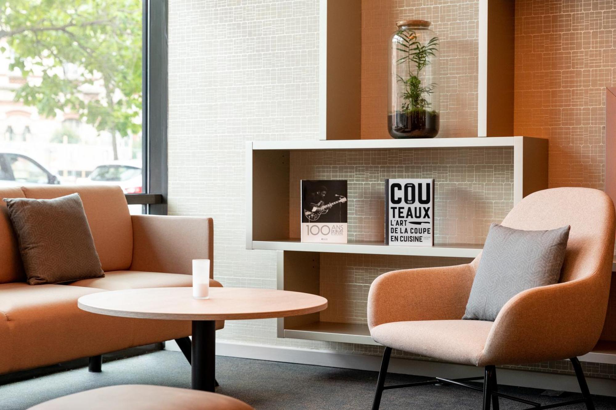 Отель Courtyard By Marriott Paris Saint Denis Экстерьер фото
